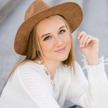 Ella Schindehette